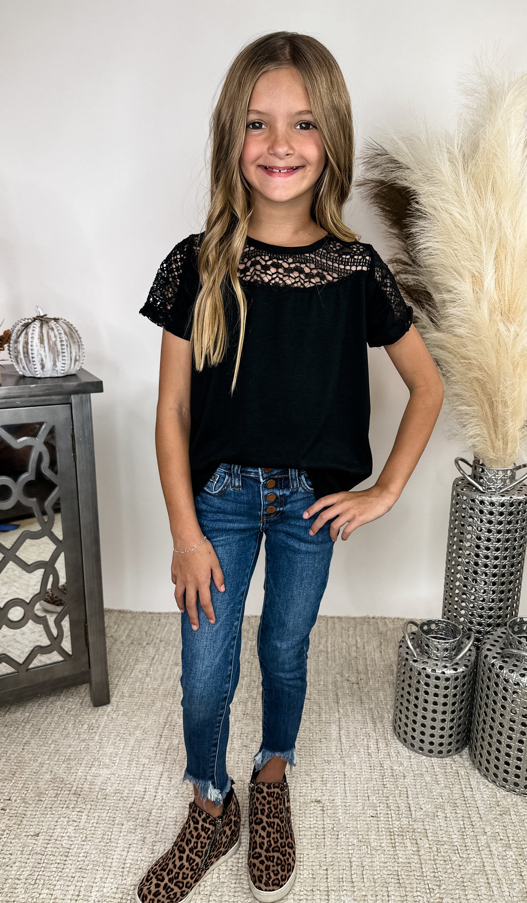 simple and elegant youth black top