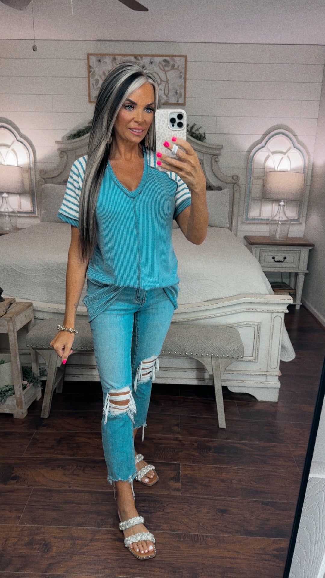 COOL & CASUAL CONTRAST TOP