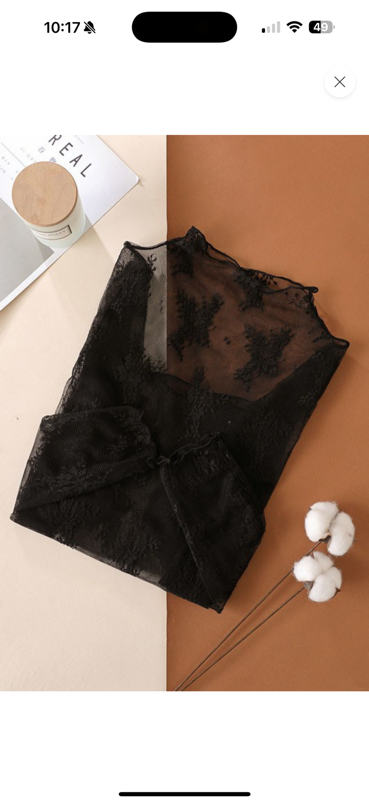 All dressed up lace top black