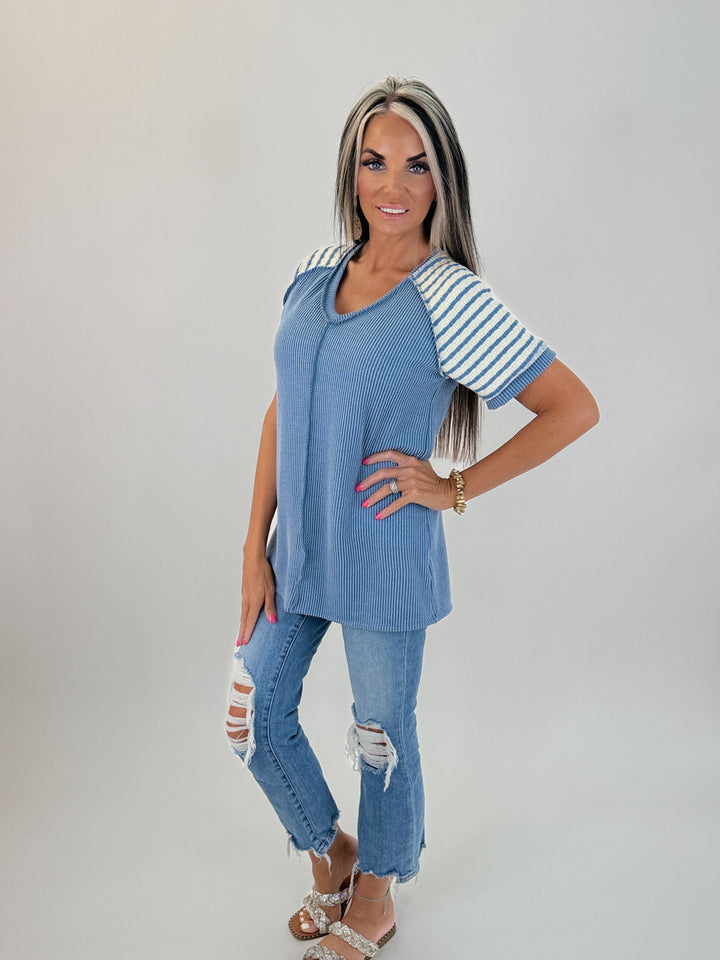 COOL & CASUAL CONTRAST TOP