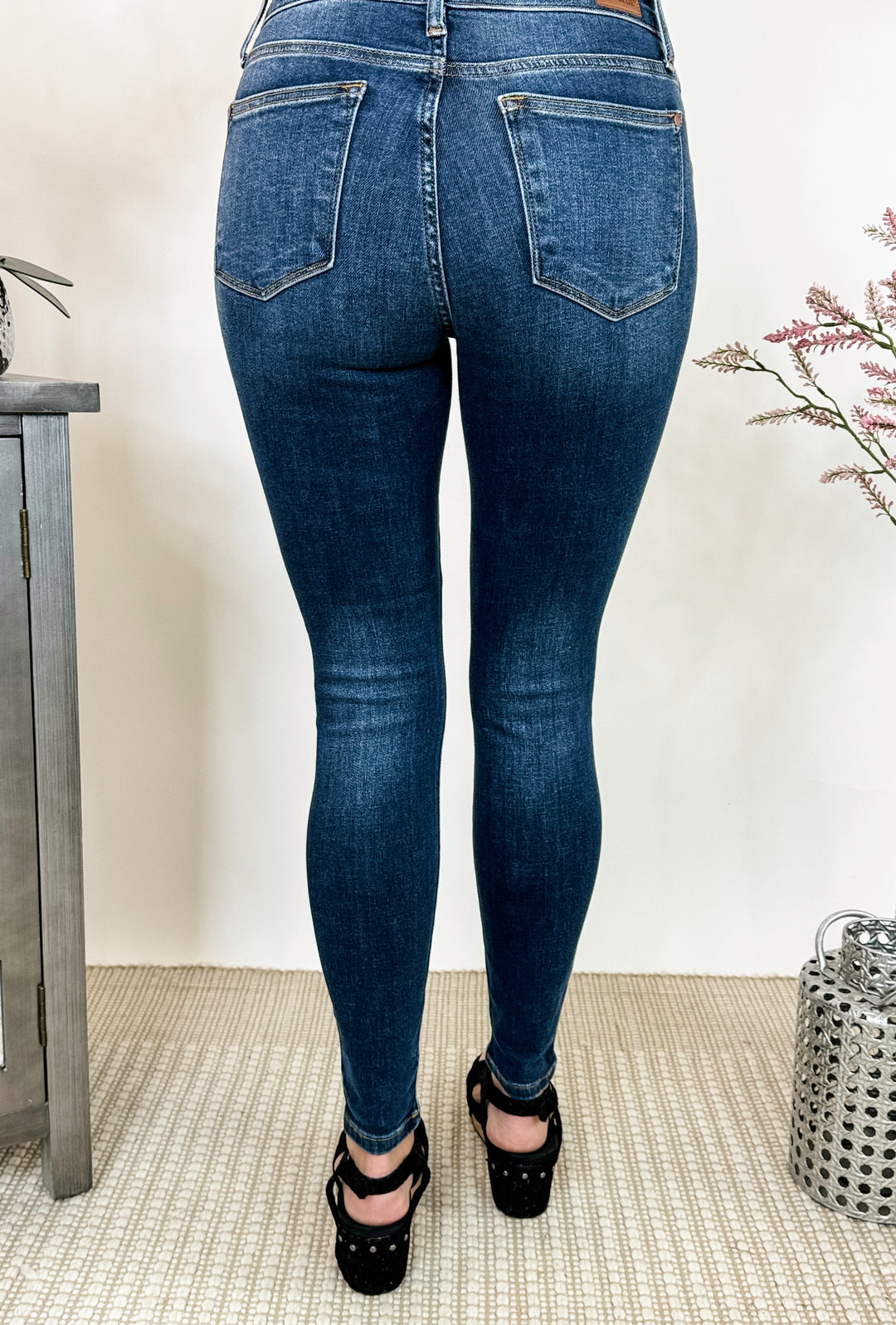 Judy Blue Everyday Essential  Mid-Rise Jeans