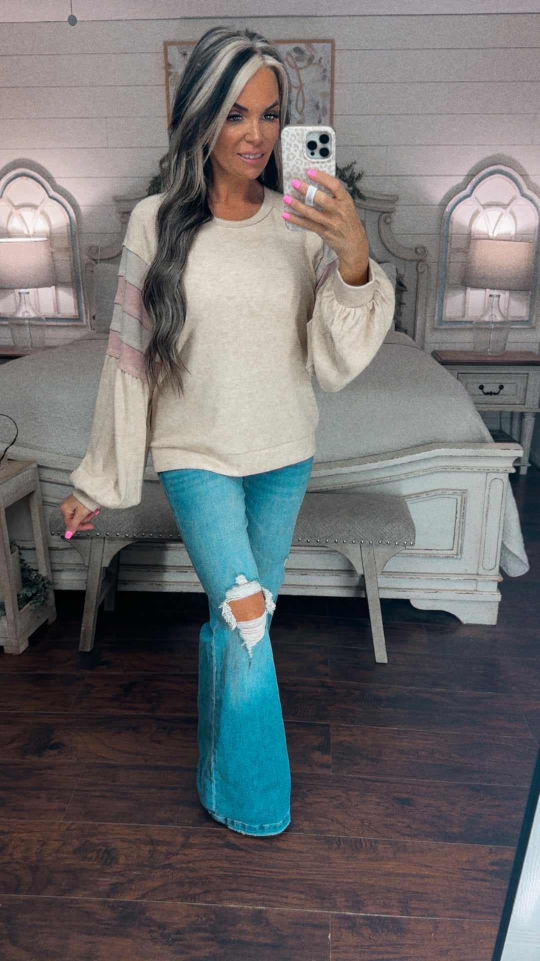 Soft Contrast blush  Sleeve Top