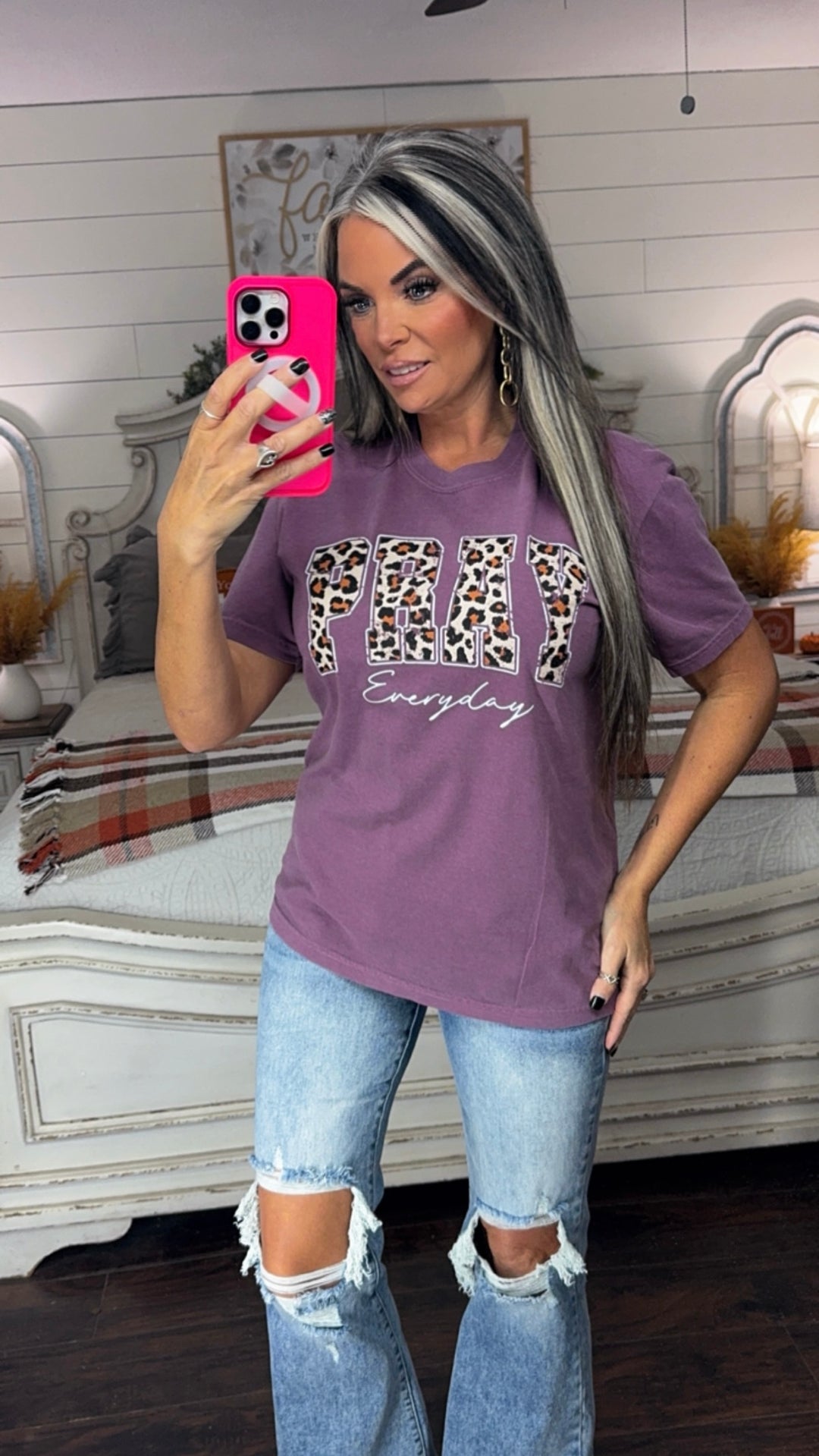 Pray Everyday Graphic Tee